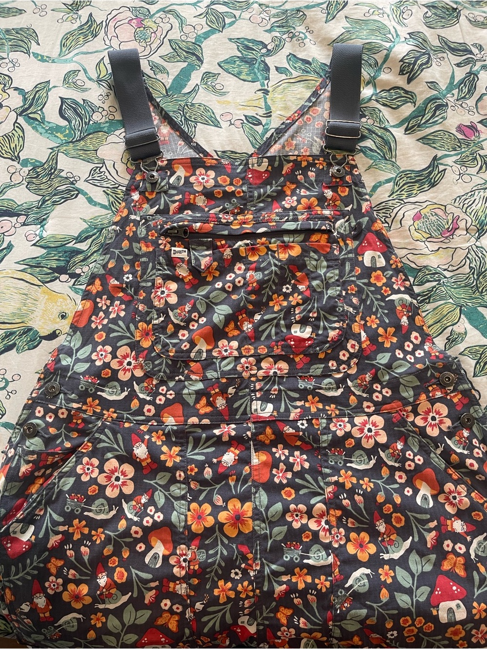 Duluth Women’s Gardening Overalls, size large
